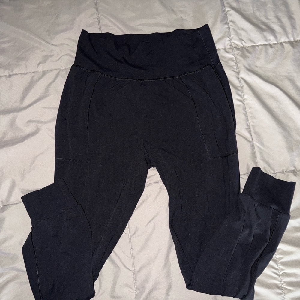 Athleta Black Cruise joggers size medium